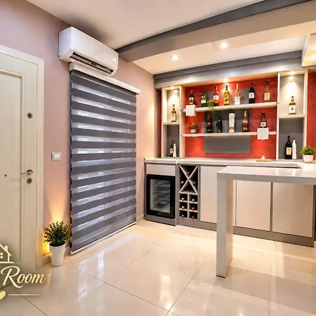 Cozy Private Bath & Mini Bar *