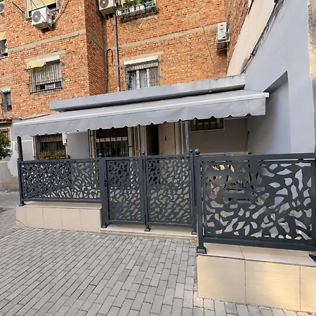 Cozy Private Bath & Mini Bar Inn Tirana